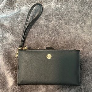 Anne Klein black wristlet wallet clutch